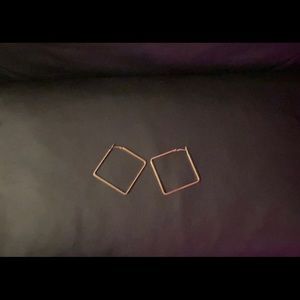 ❤️❤️ Gold Square Hoop Earrings